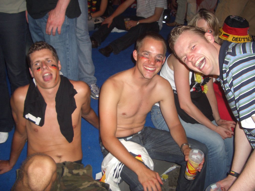 {short description of image}